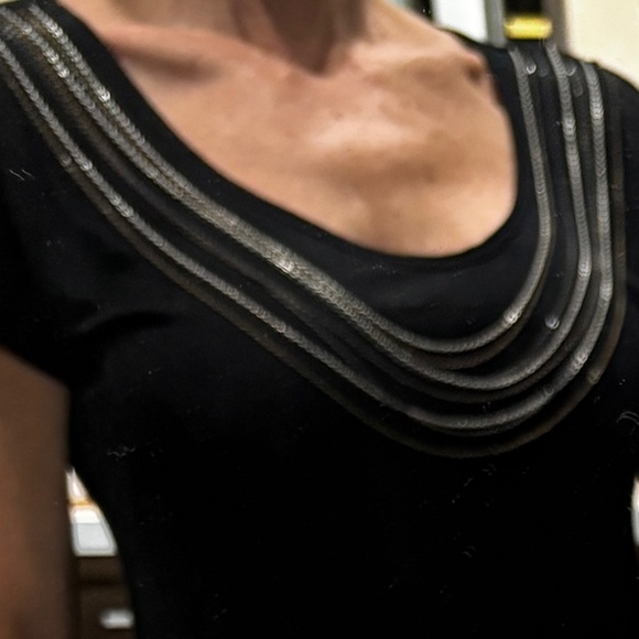 Banana Republic Drop-shoulder T-shirt w/ Chain Neck Detail - Black Size S - Picture 4 of 6